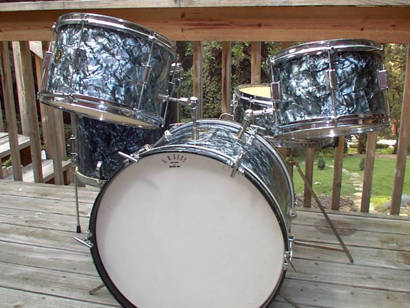 http://www.coopersvintagedrums.com/misc/Image114.jpg