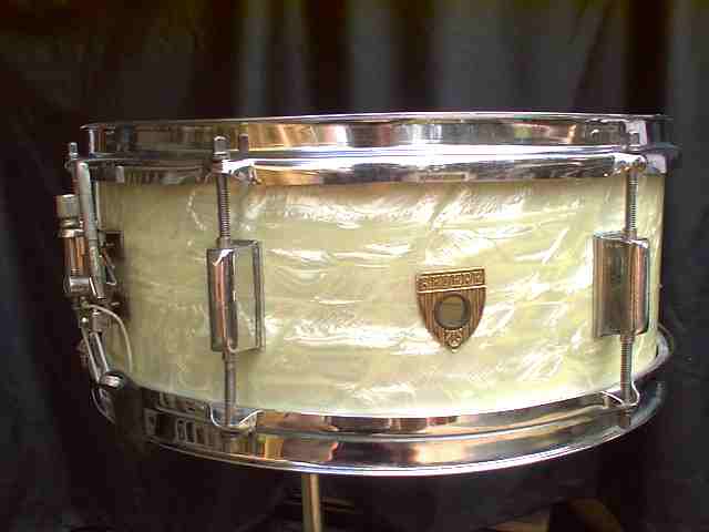 http://www.coopersvintagedrums.com/misc/Image123.jpg