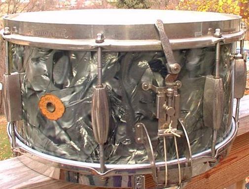 http://www.coopersvintagedrums.com/drumhistorysling_files/image049.jpg