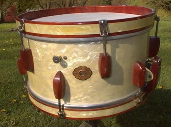 http://www.coopersvintagedrums.com/drumhistorysling_files/image069.jpg