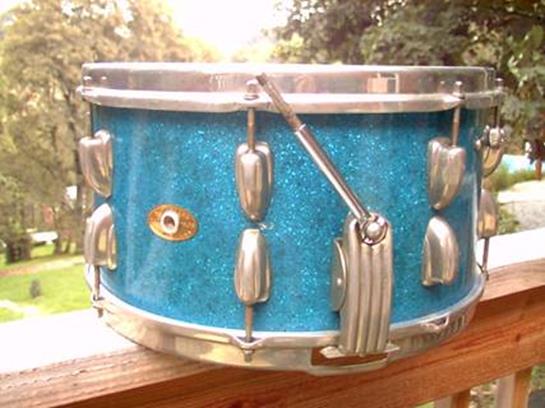 http://www.coopersvintagedrums.com/drumhistorysling_files/image101.jpg