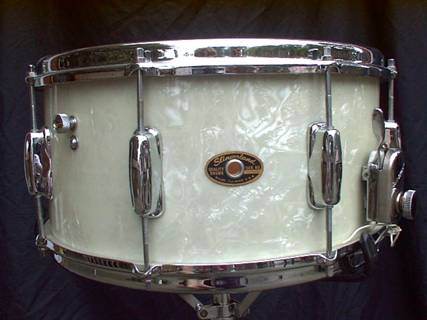 http://www.coopersvintagedrums.com/drumhistorysling_files/image129.jpg